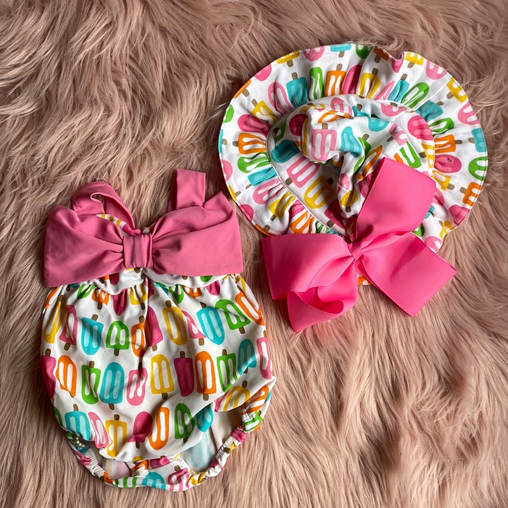 Mud pie bathing suit with reversible hat and bow